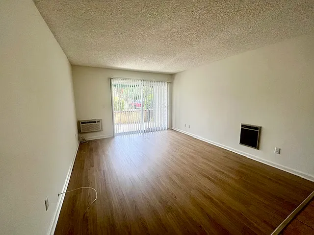 1 Bed 2 Bath - Apartment