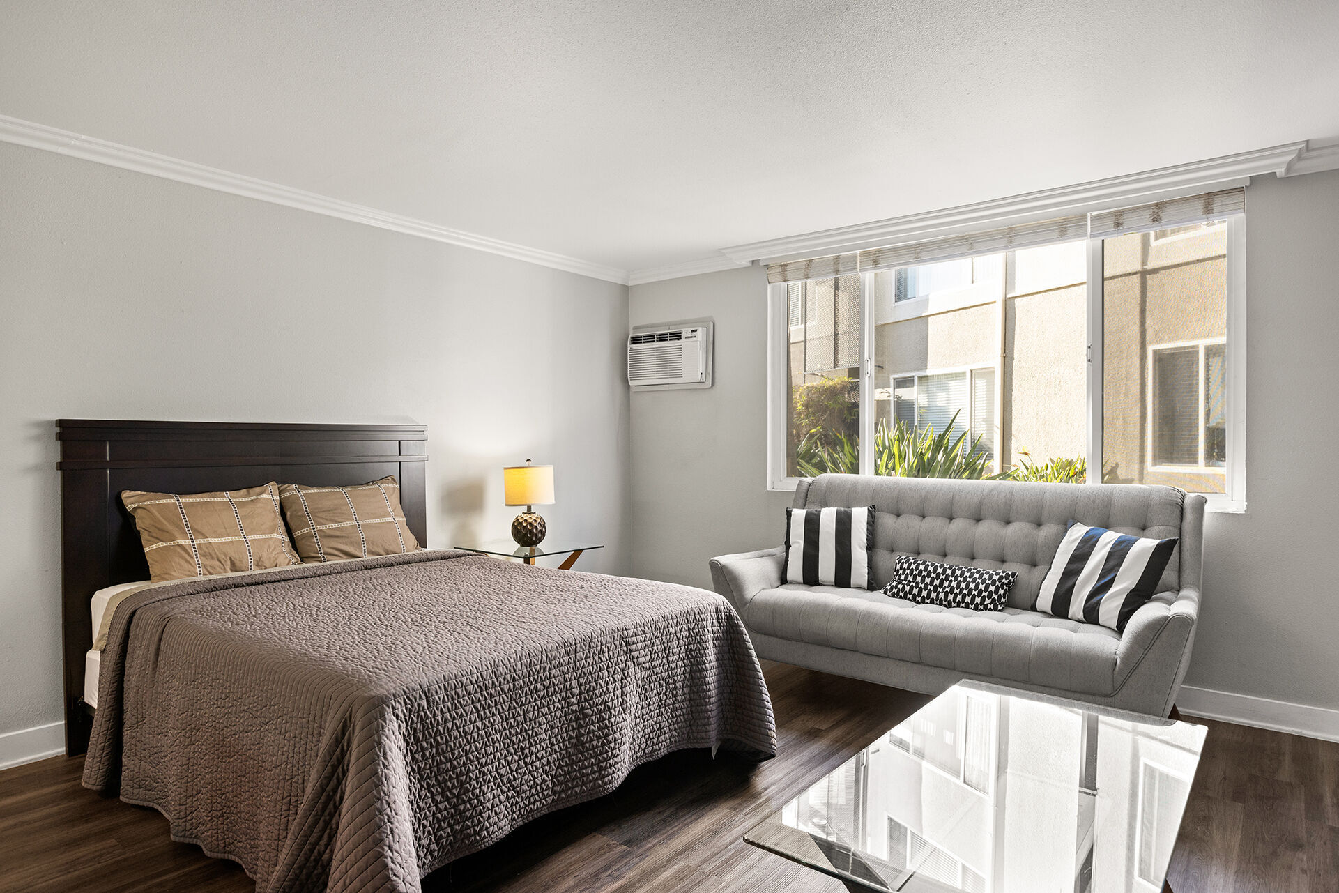 1200 Riverside