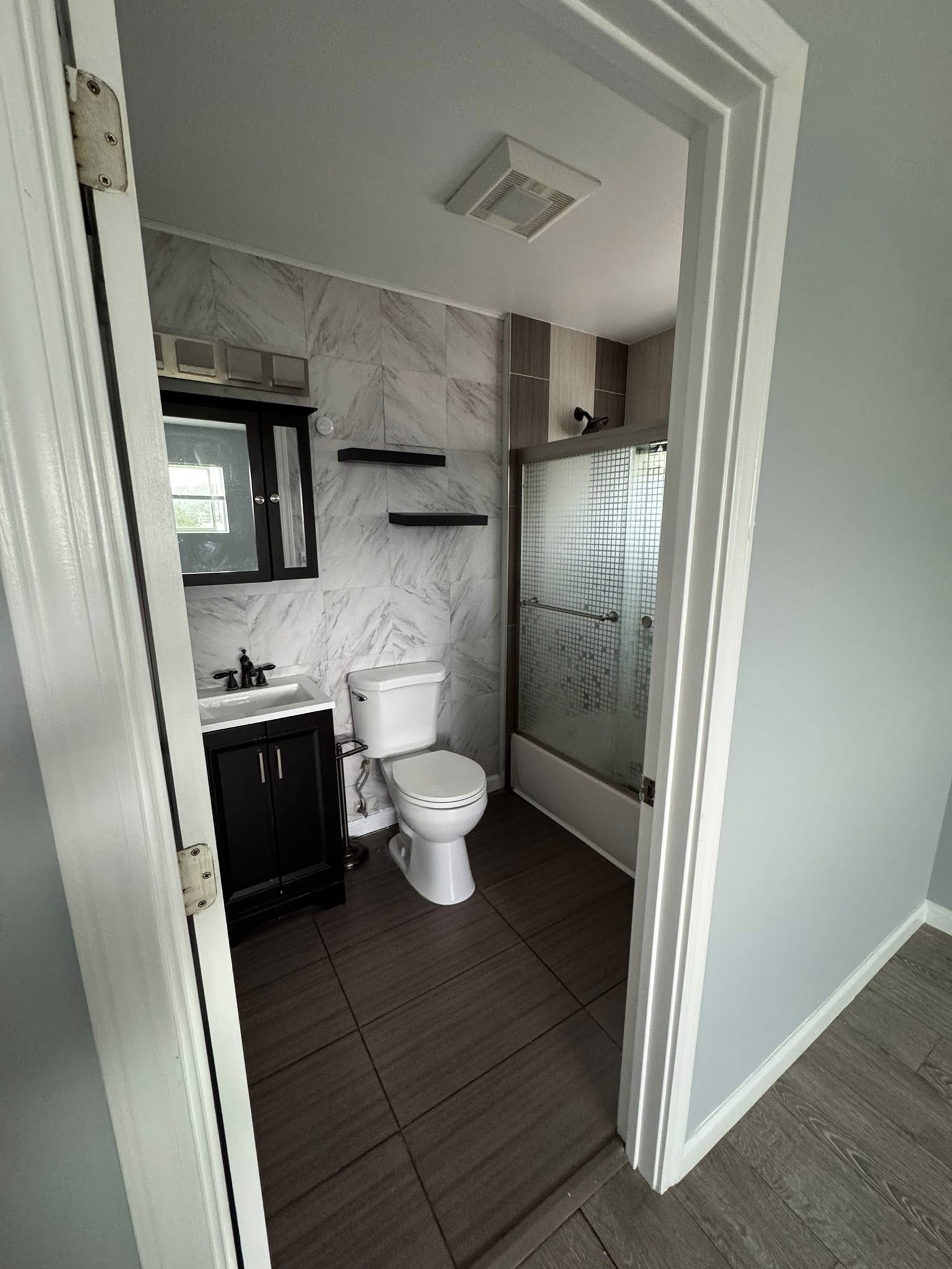 2 bed 2 bath Fully remodeled apartment in TUJUNGA