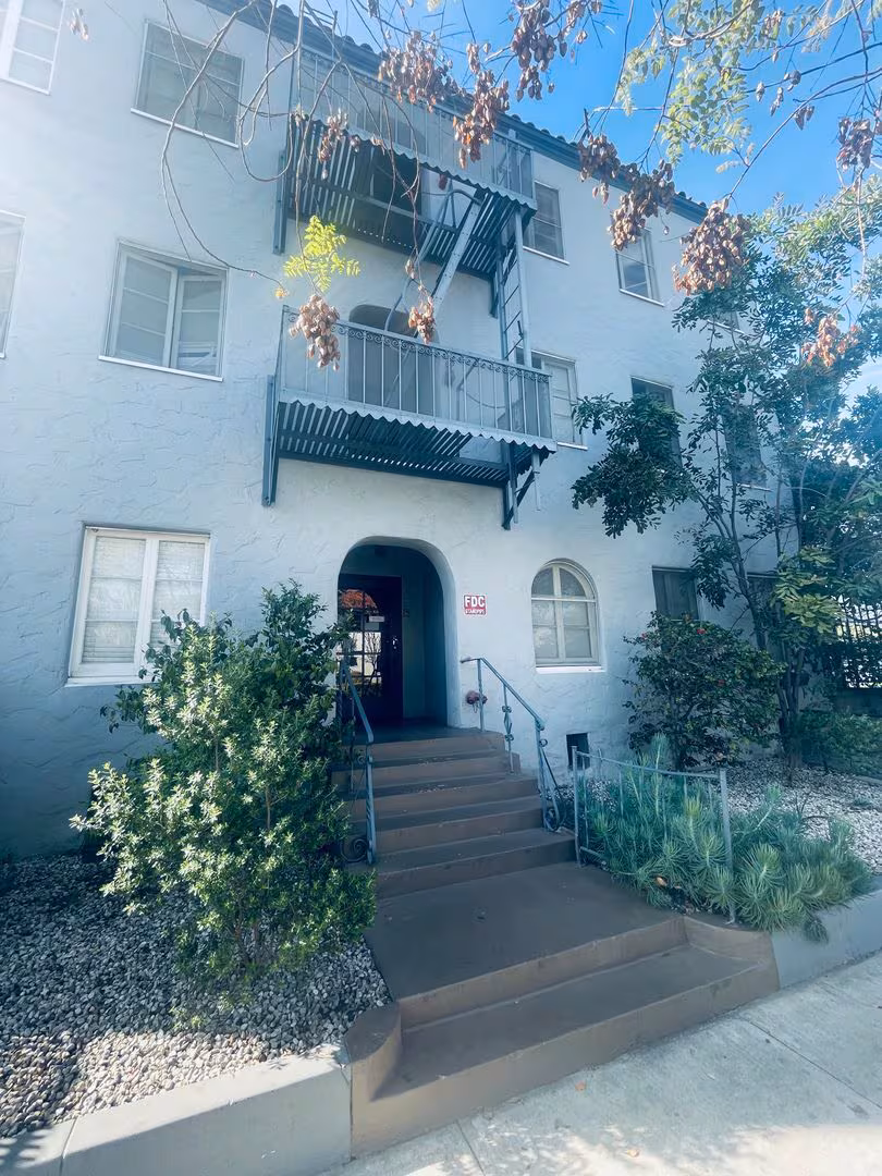 Chateau Lily - Chateau Lily LLC