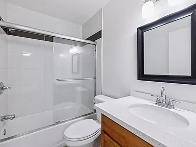 2 Bedroom + 2 Bathroom for lease in Glendale