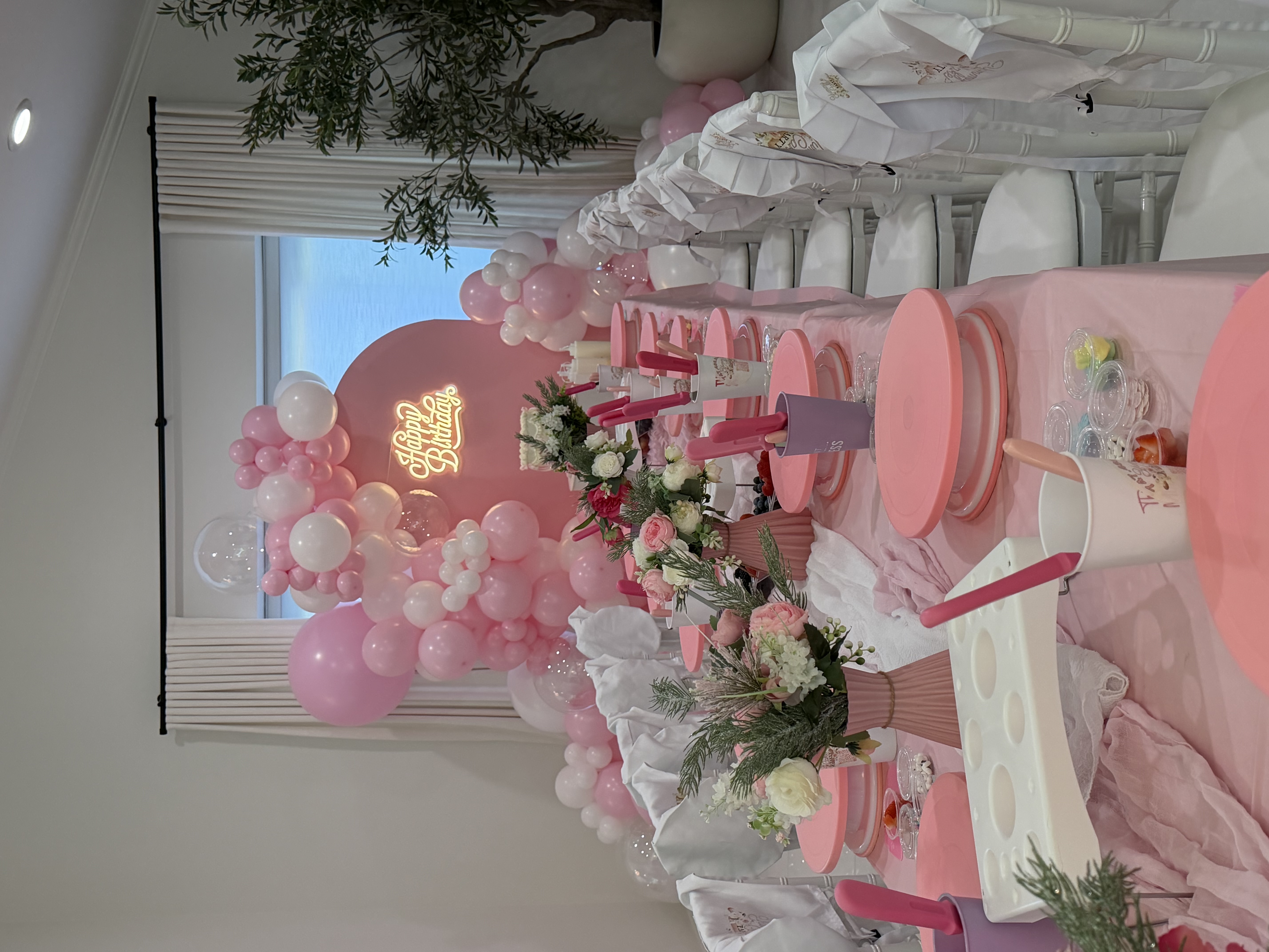 🎂Custom Cakes & Cake Decorating Parties