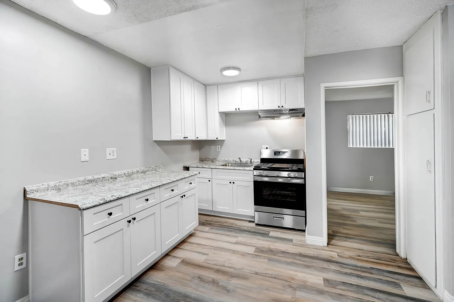 El Royale Apartments