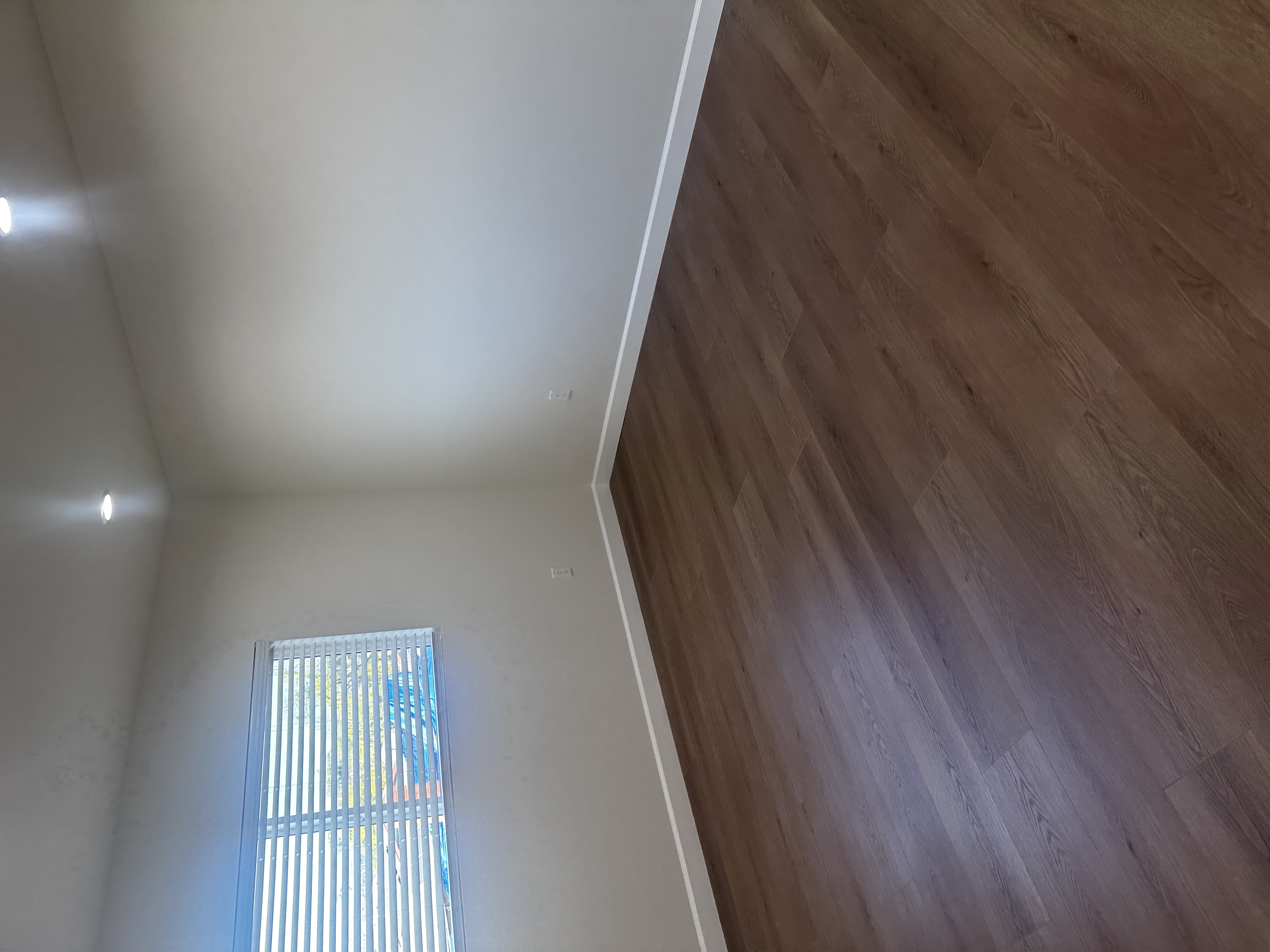 Back townhouse 2 bed.2.5 bath.