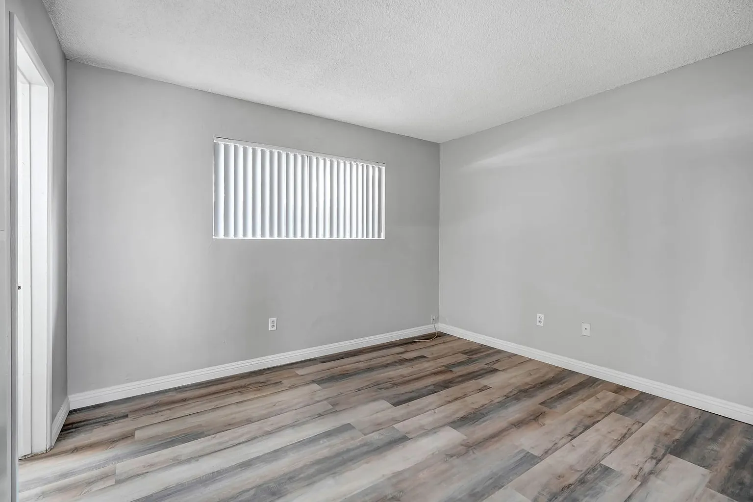 El Royale Apartments