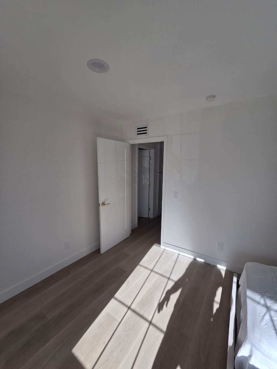 Painting before rent or sale-affodable & Fast