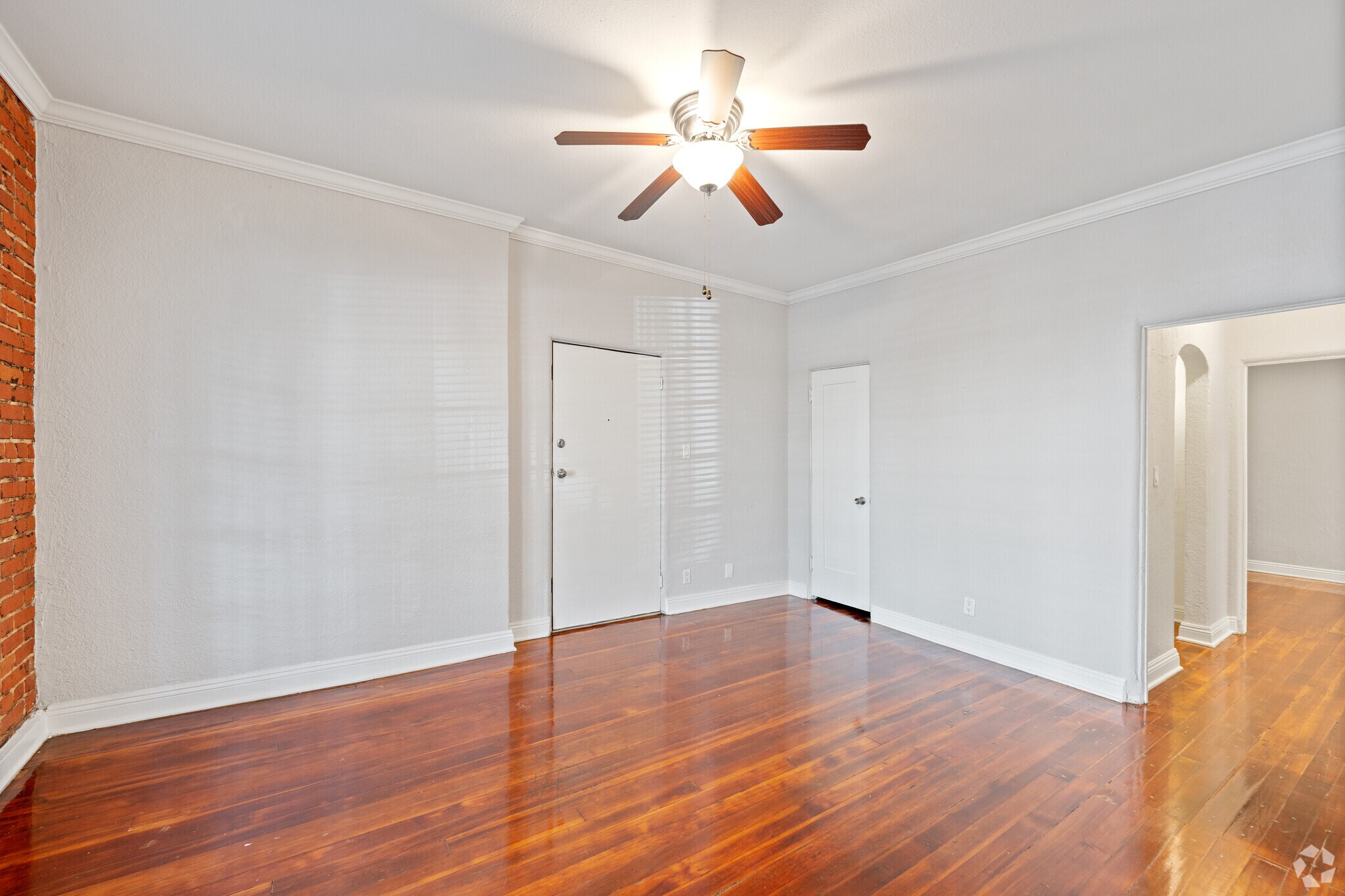 Elk Villas...Newly Remodeled Gorgeous Apartments...Prime Location!