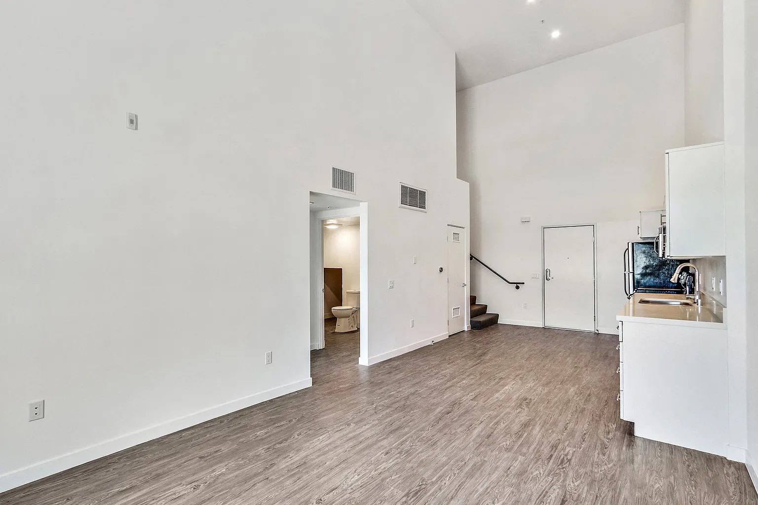 2 Bed 2 Bath - Apartment