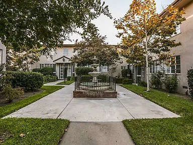 Holliston - 131 - 147 - Sycamore