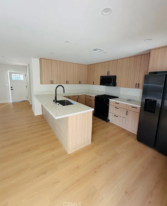 House for Rent with ADU - Վարձով է տրվում տուն