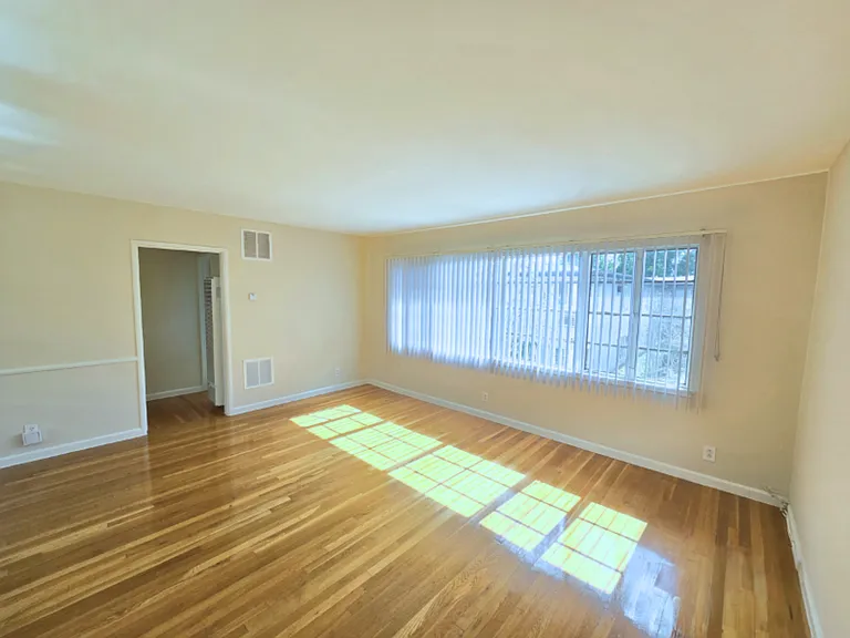 Holliston - 131 - 147 - Sycamore