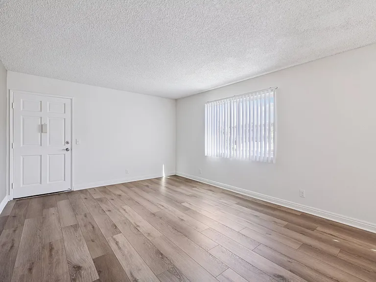 2 Bedroom + 2 Bathroom for lease in Glendale.