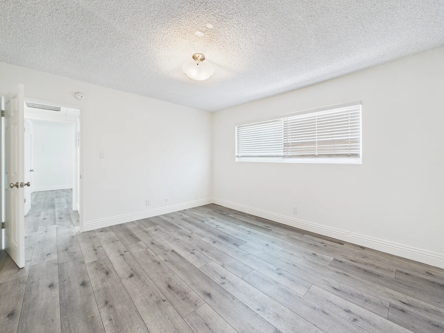 303 Apartments - 2 bds I 1.5 ba