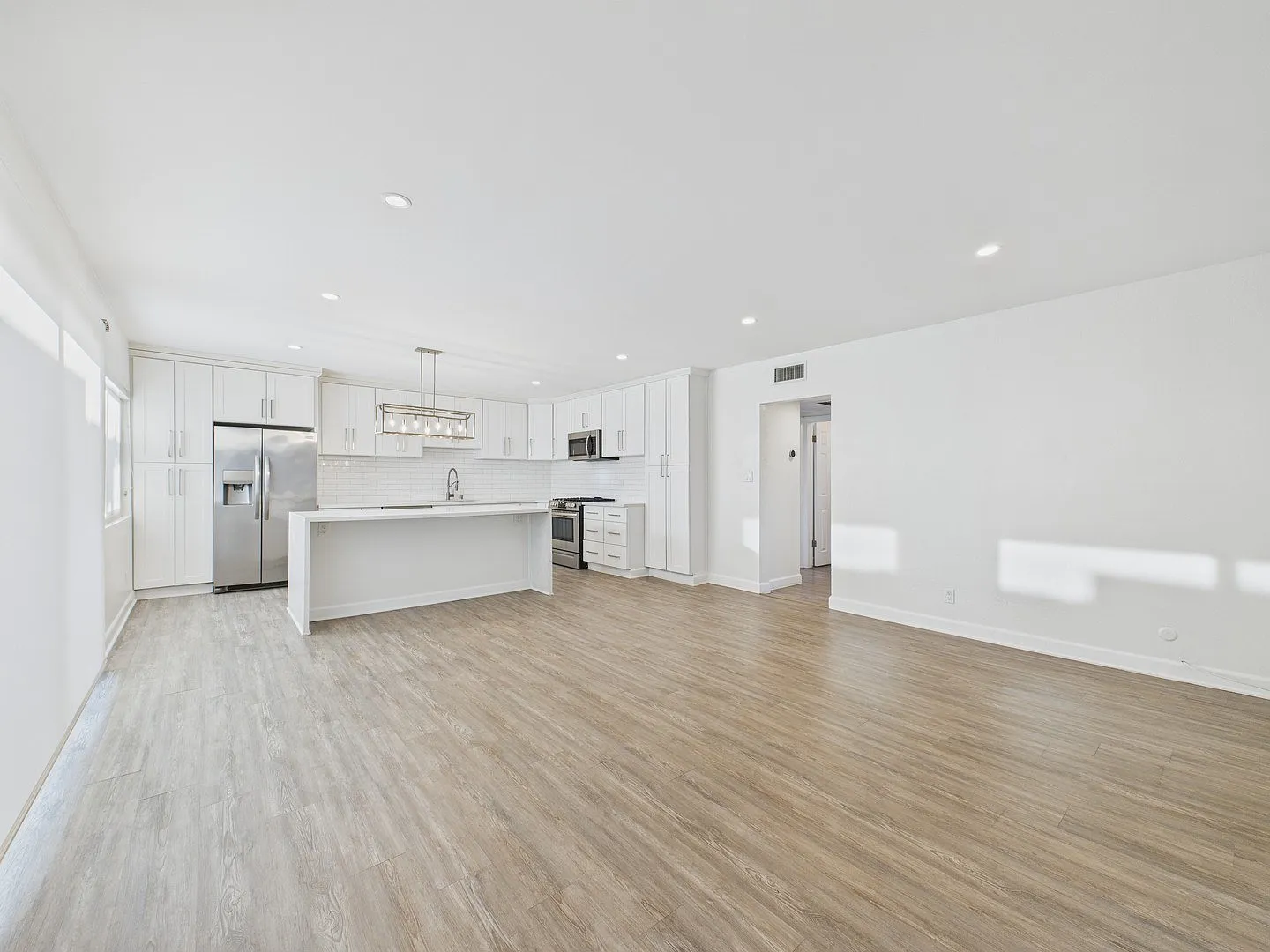 303 Apartments - 2 bds I 1.5 ba