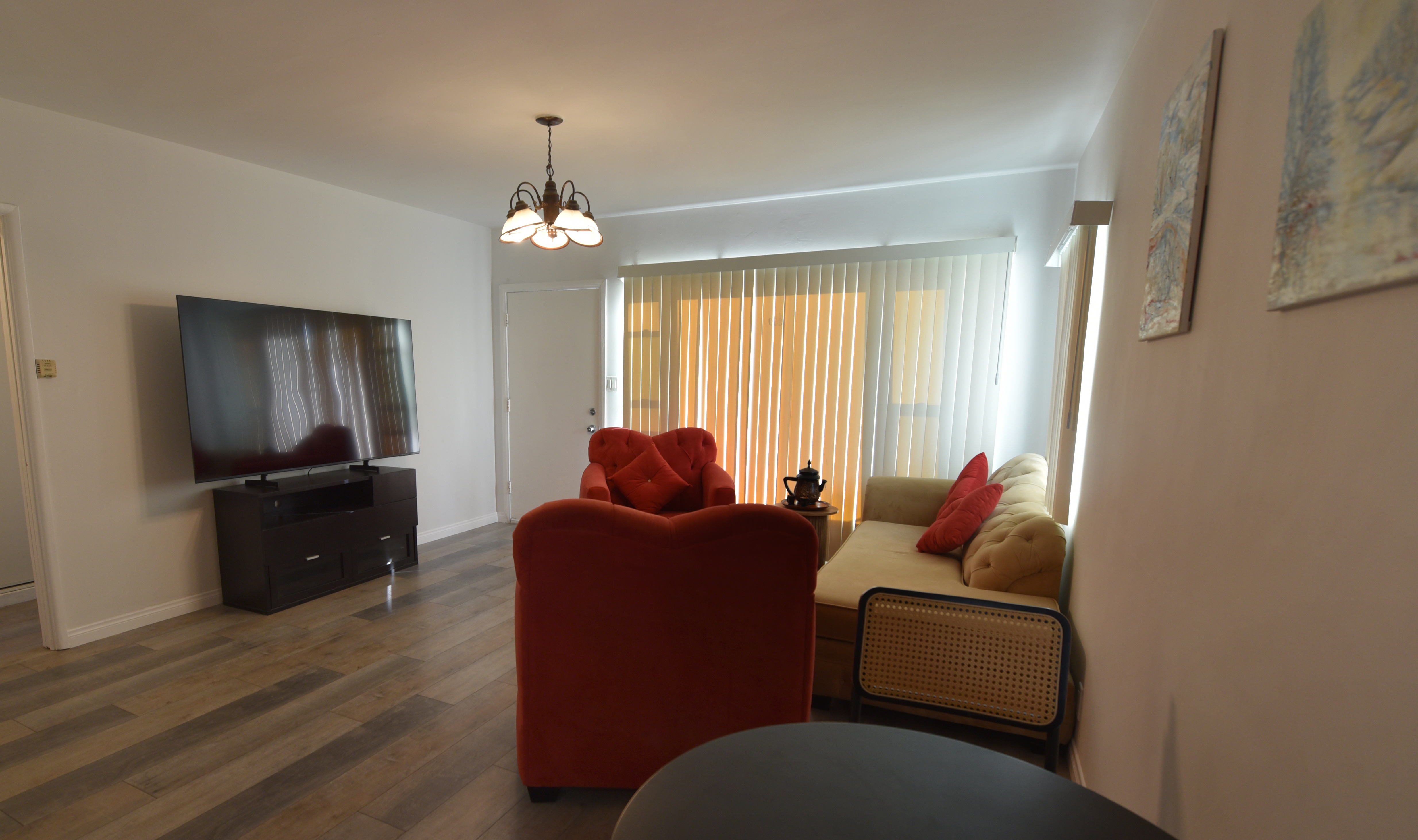 Glendale One Bedroom w/ Parking