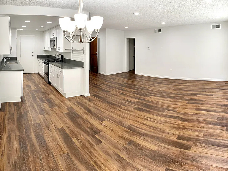 California Euclid Apartments