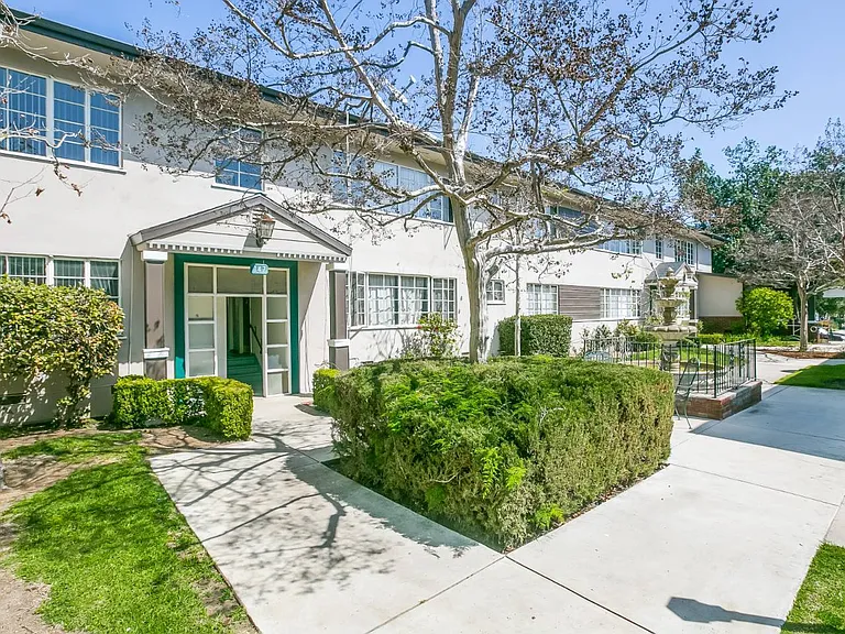 Holliston - 131 - 147 - Sycamore