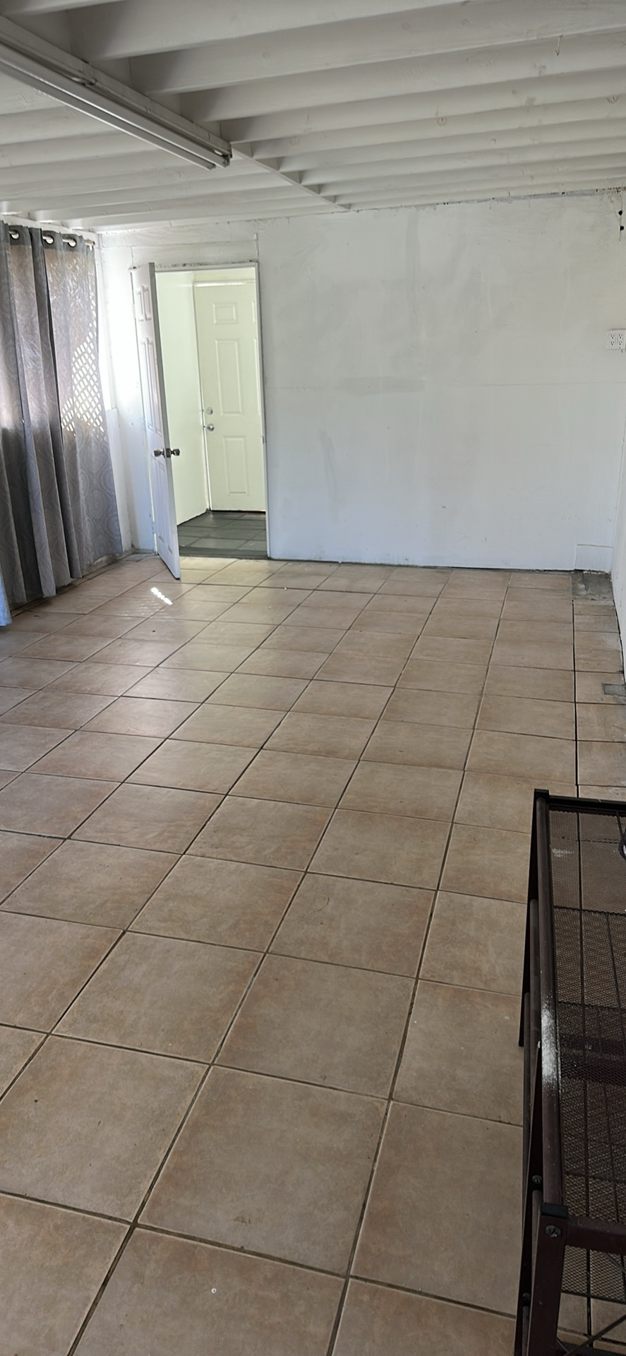 Trvum e vartsov tun North Hollywood