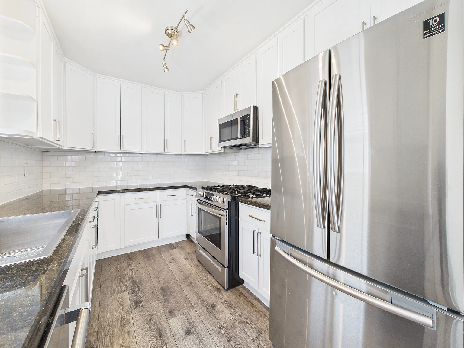 303 Apartments - 2 bds I 1.5 ba