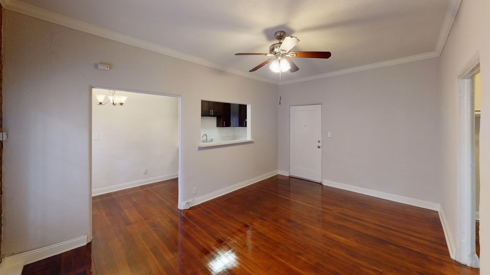Elk Villas...Newly Remodeled Gorgeous Apartments...Prime Location!