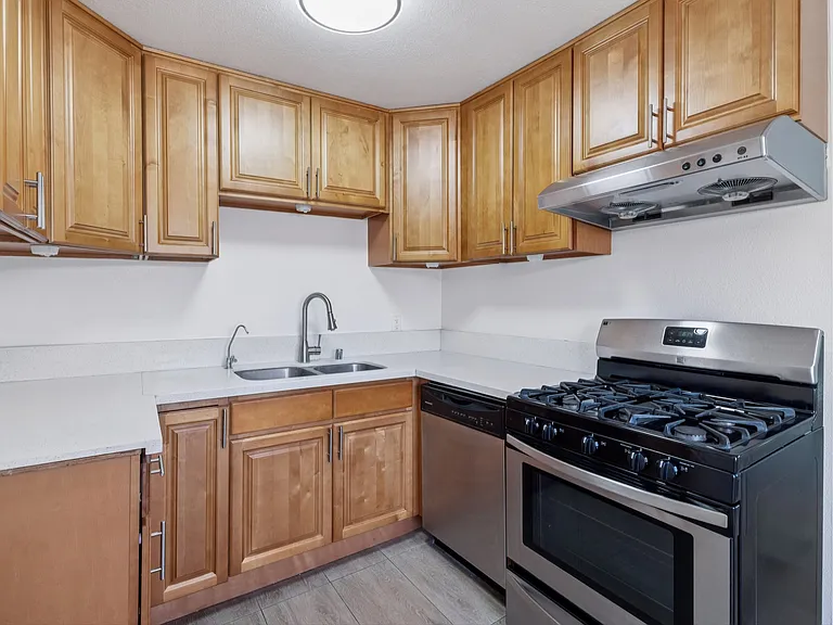 2 Bedroom + 2 Bathroom for lease in Glendale.