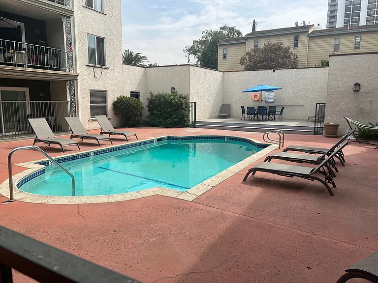 1 Bed 2 Bath - Apartment