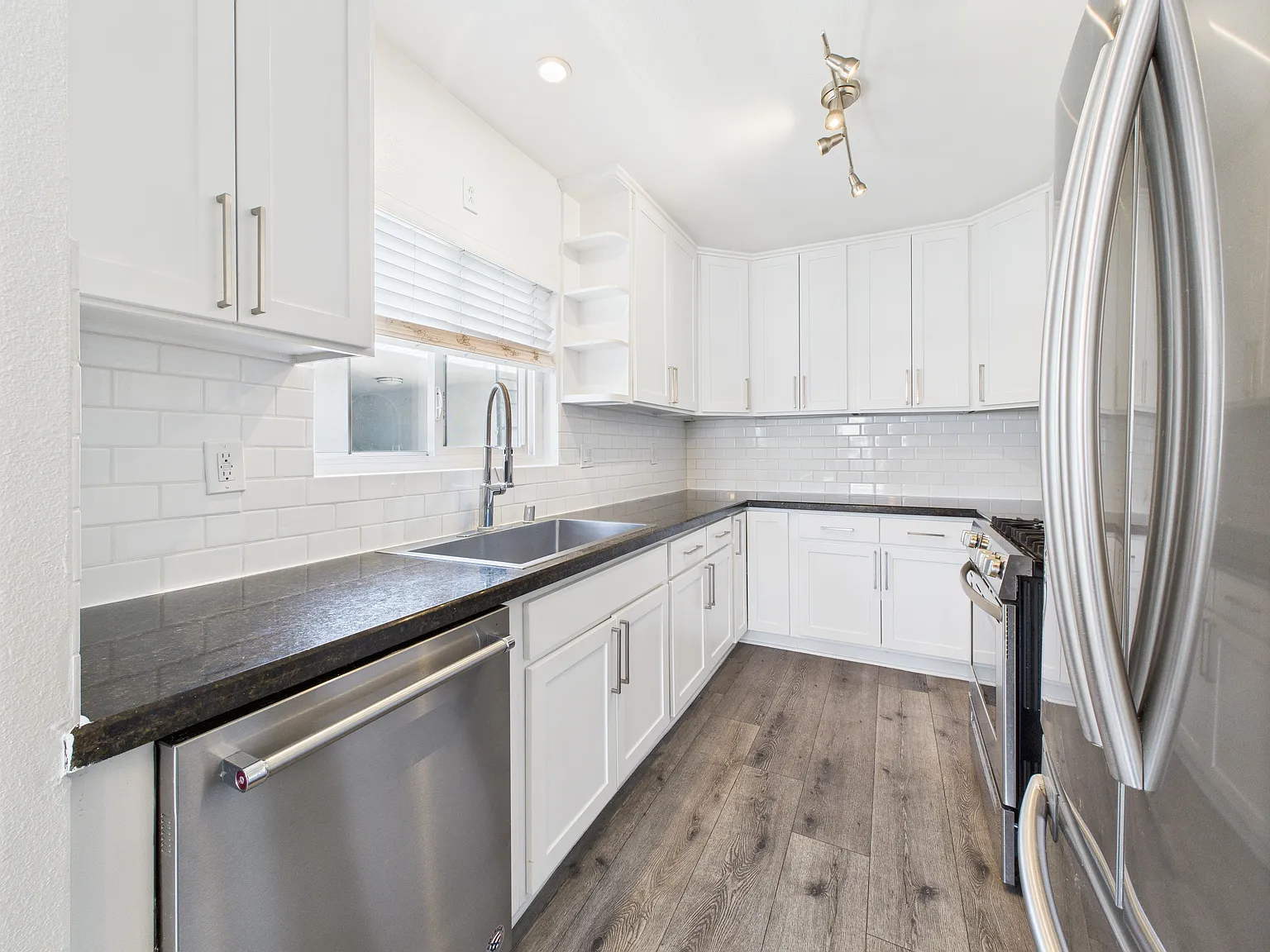 303 Apartments - 2 bds I 1.5 ba