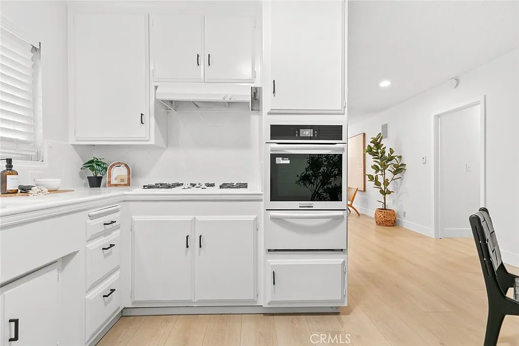 2 bds I 2 bath I 988 sqft - Condo for sale