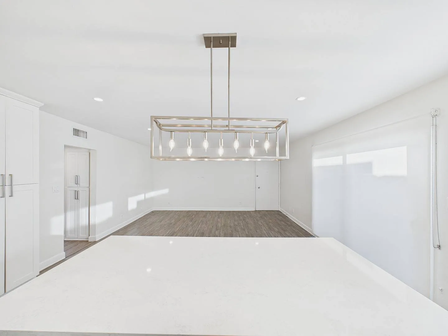 303 Apartments - 2 bds I 1.5 ba