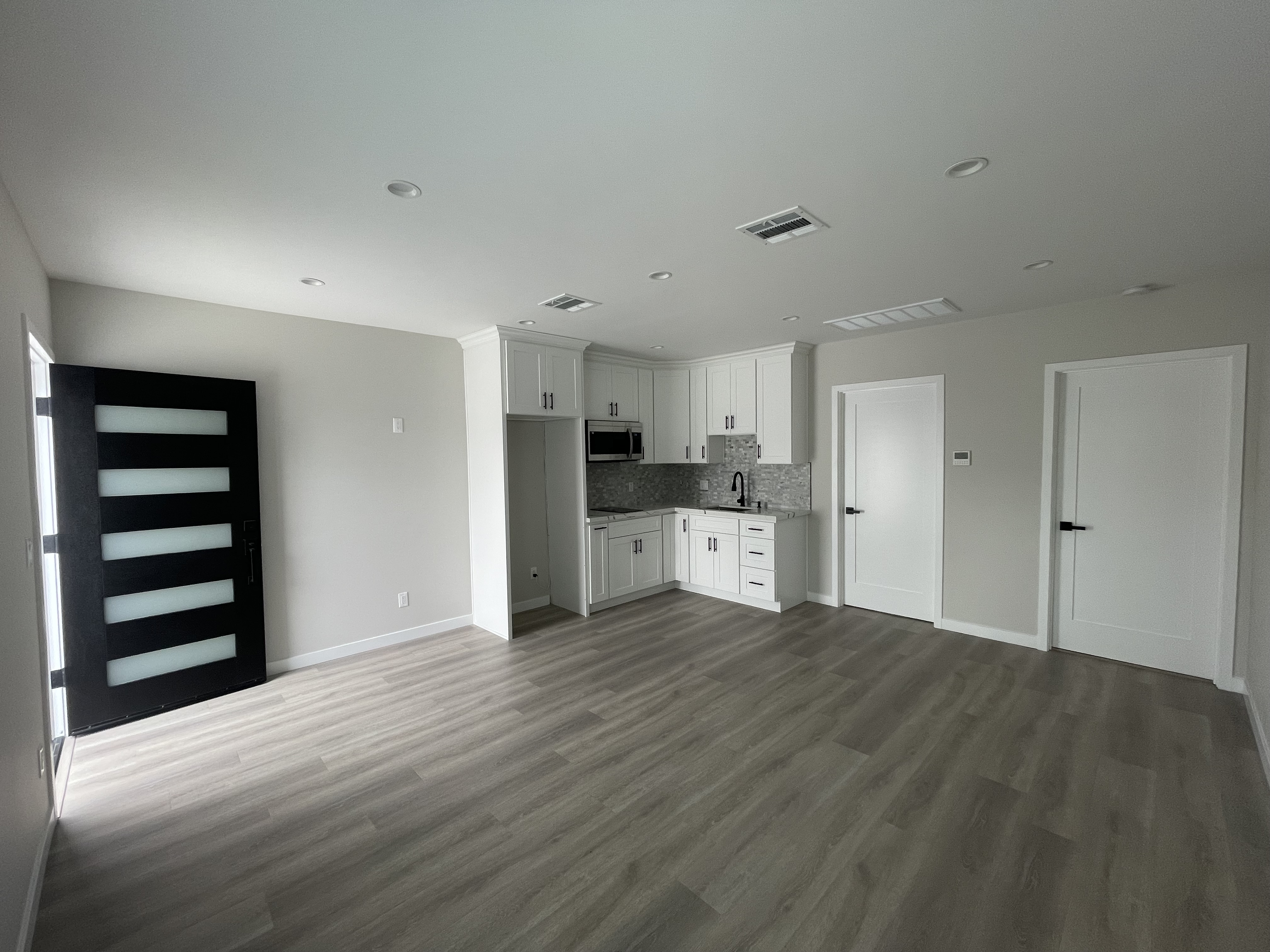 Brand New, Modern, Spacious 1 Bed 1 Bath House for Rent