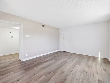 2 Bedroom + 2 Bathroom for lease in Glendale