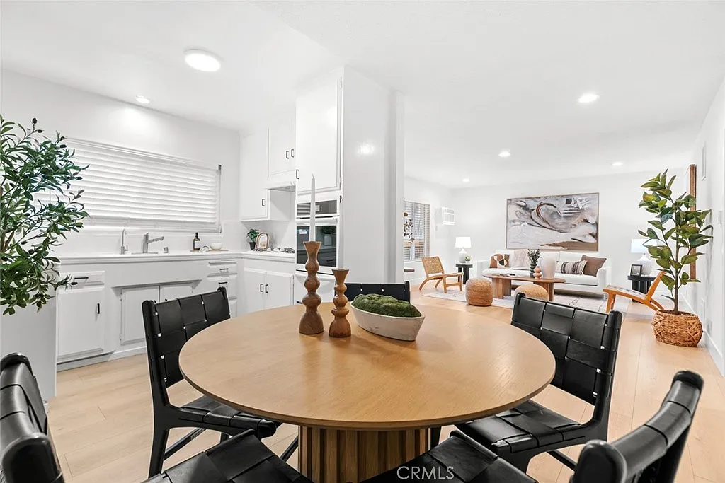 2 bds I 2 bath I 988 sqft - Condo for sale