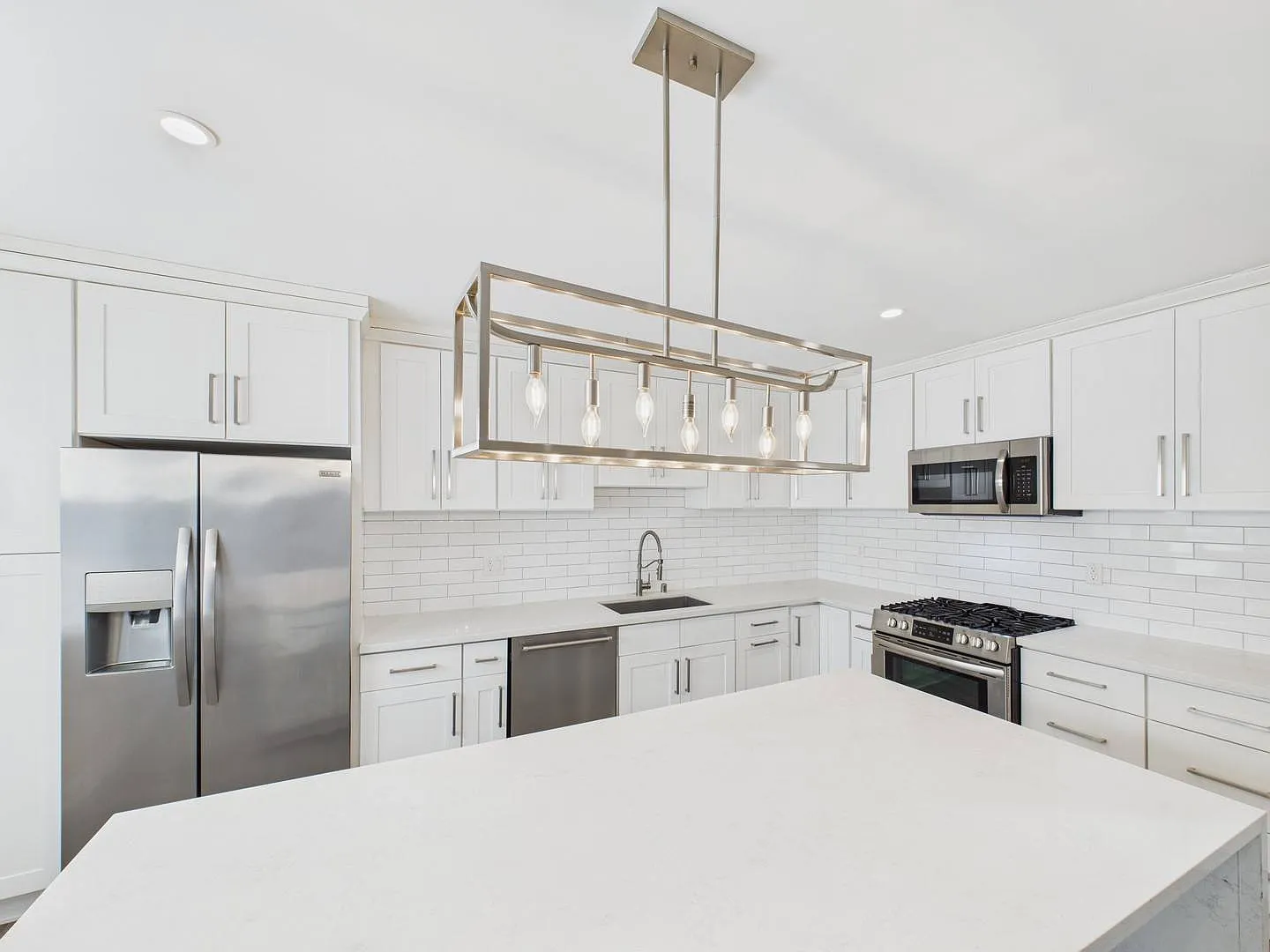 303 Apartments - 2 bds I 1.5 ba