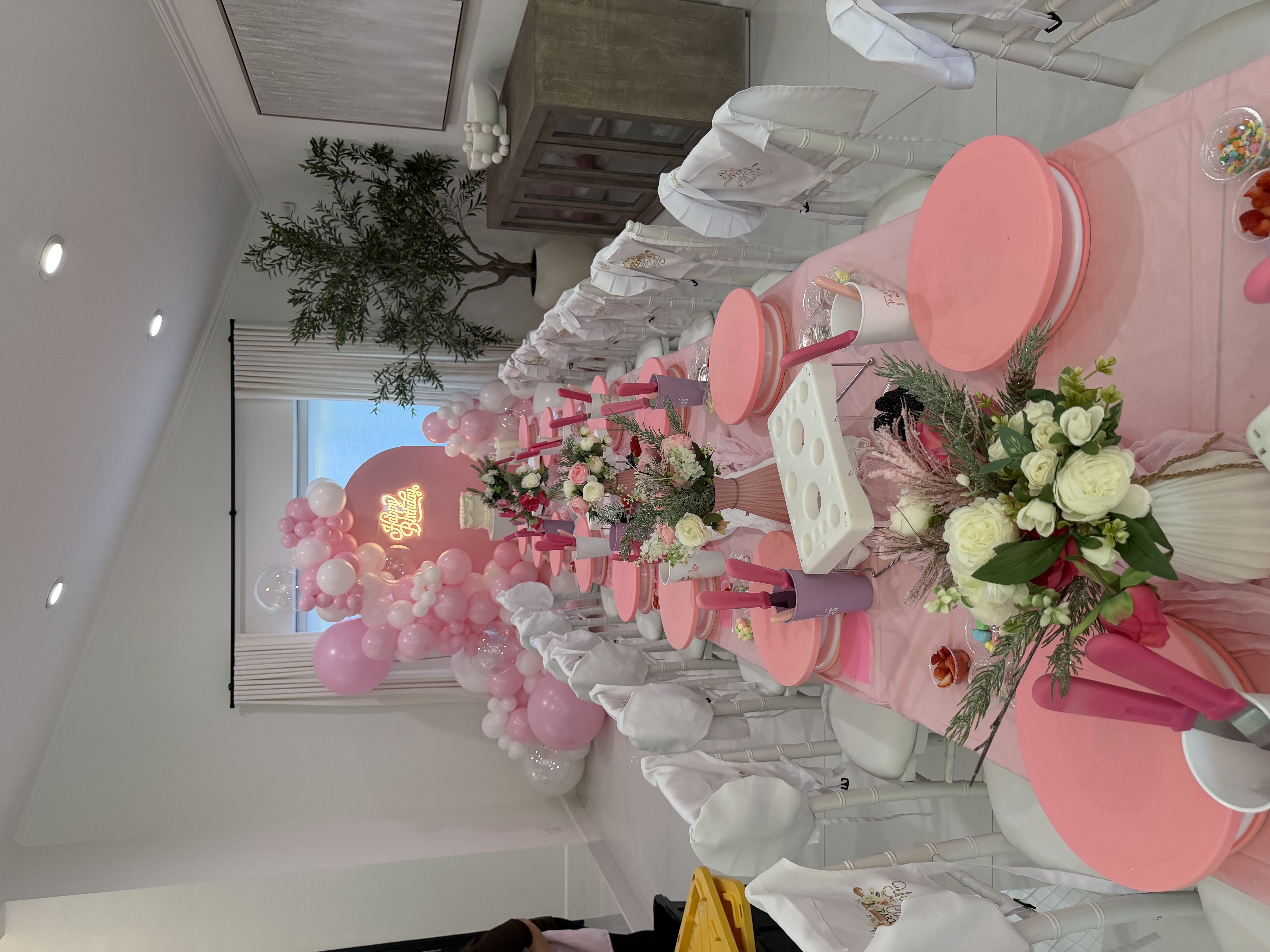 🎂Custom Cakes & Cake Decorating Parties