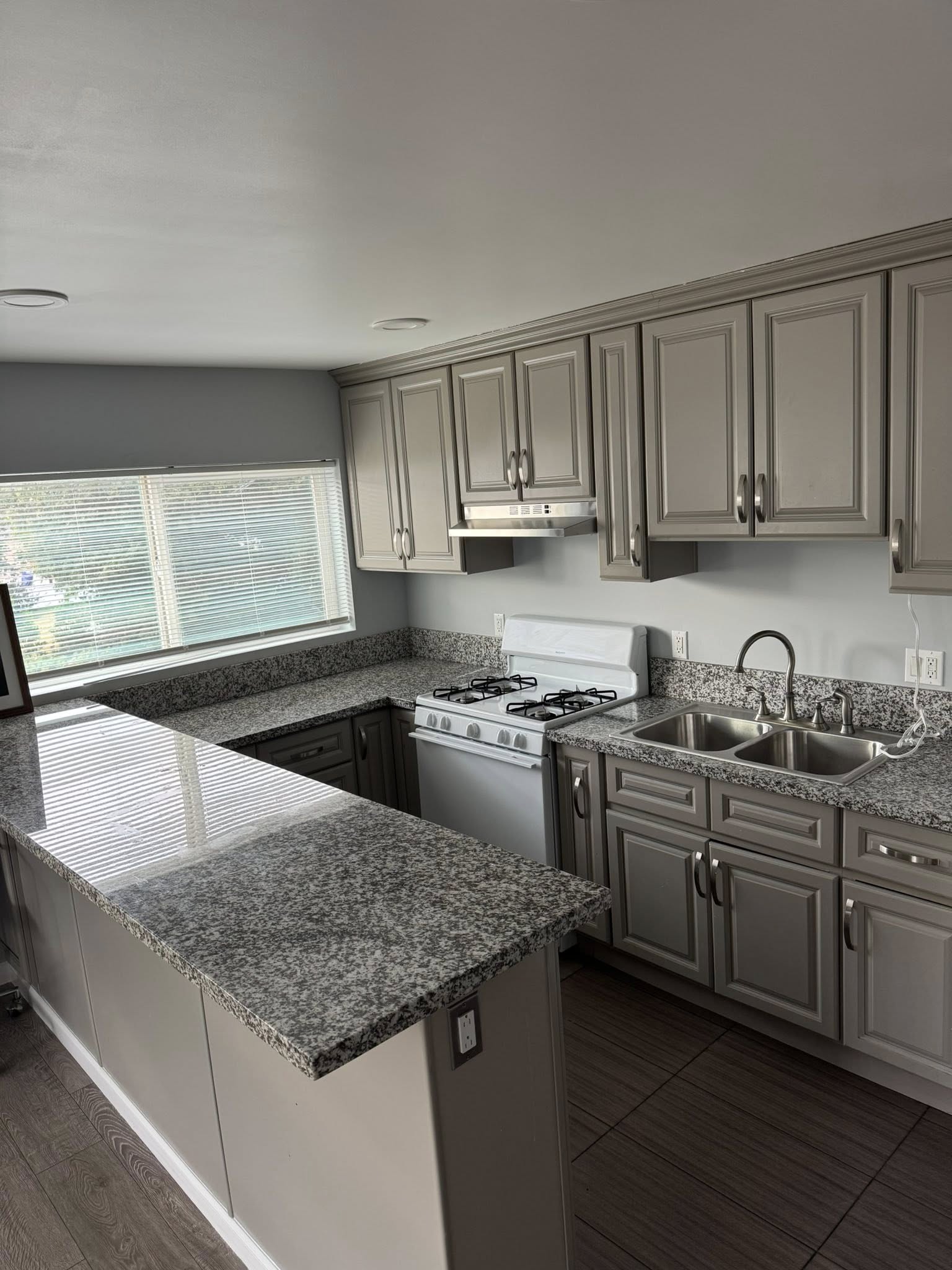 2 bed 2 bath Fully remodeled apartment in TUJUNGA
